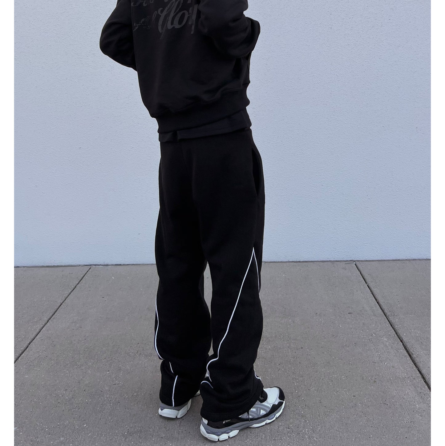 GLORIA DE UNO SWEATS image 4